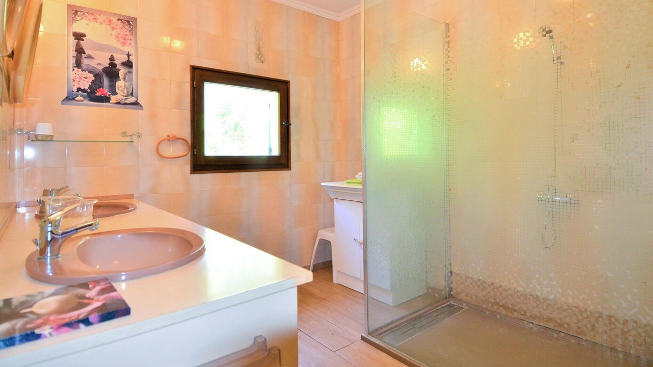 Photo of Bathroom in Laudun