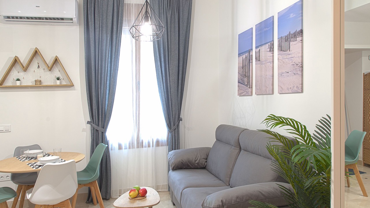 Photo of Livingroom in Alameda