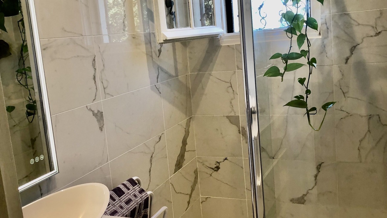 Photo of Bathroom in Eyragues