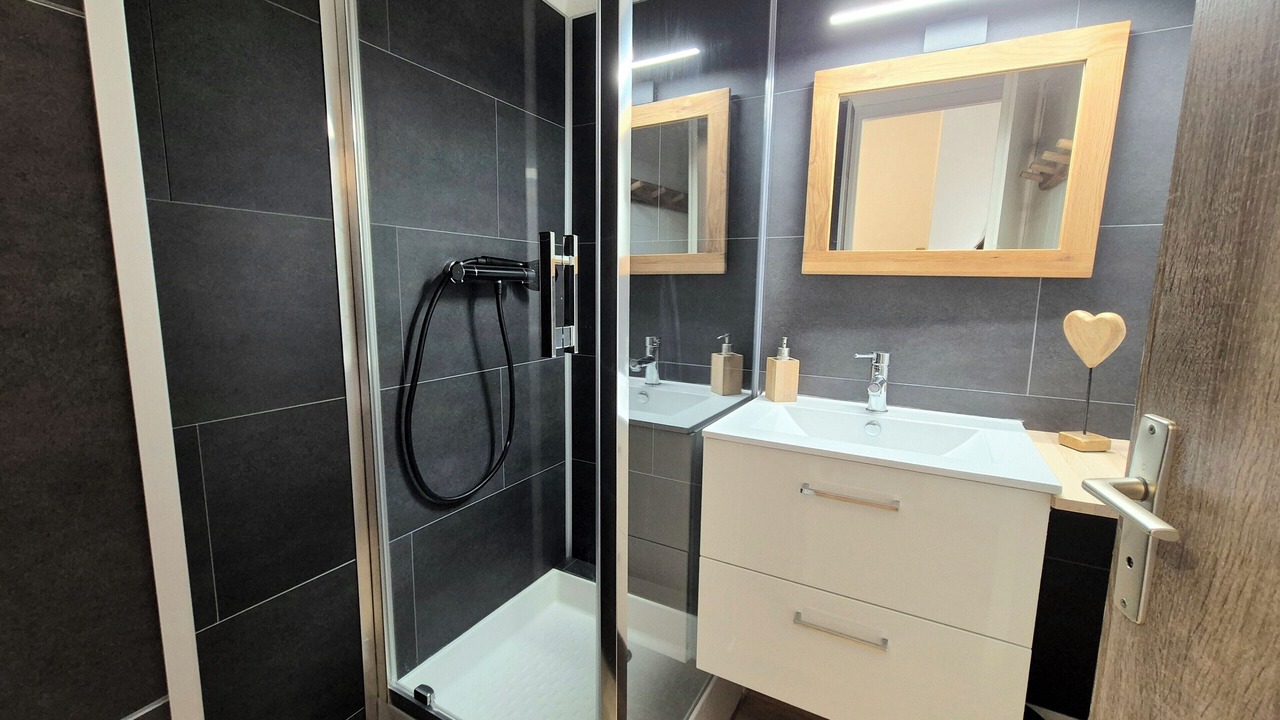 Photo of Bathroom in Les Deserts
