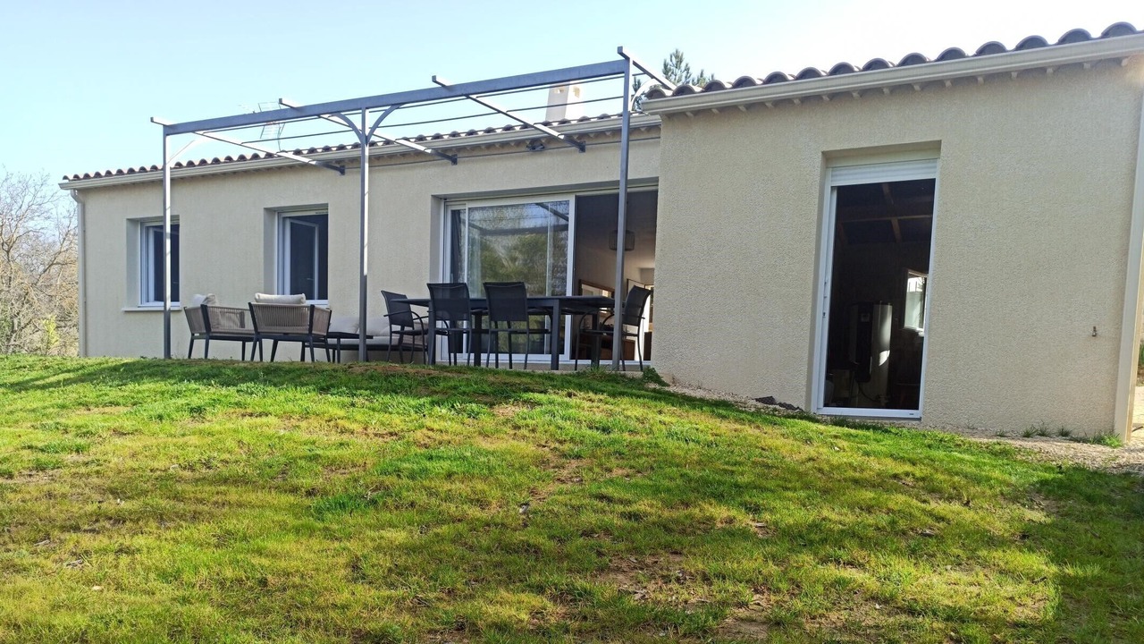 Photo of Outdoor in Saint-Laurent-de-Carnols