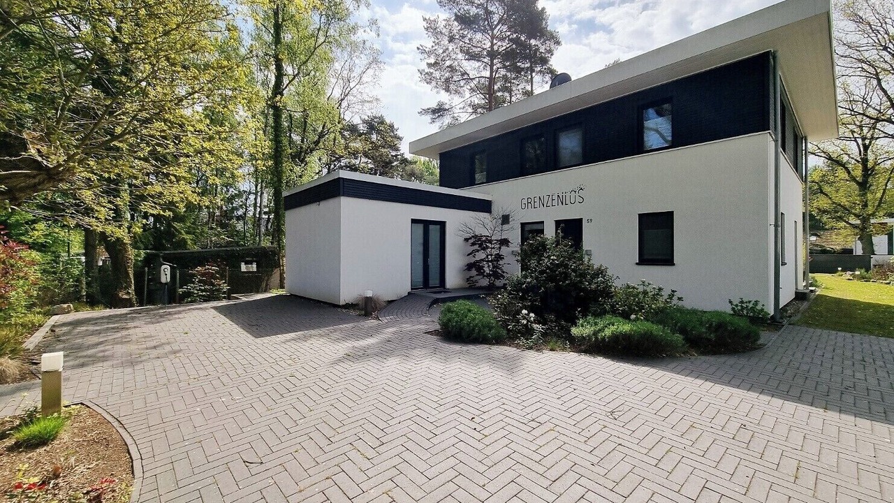 Photo of Outdoor in Glowe