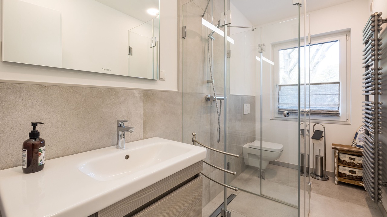 Photo of Bathroom in Glowe