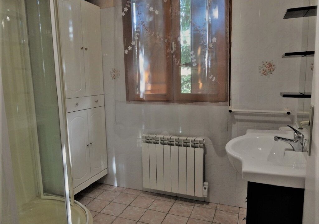 Photo of Bathroom in Auriac-du-Perigord