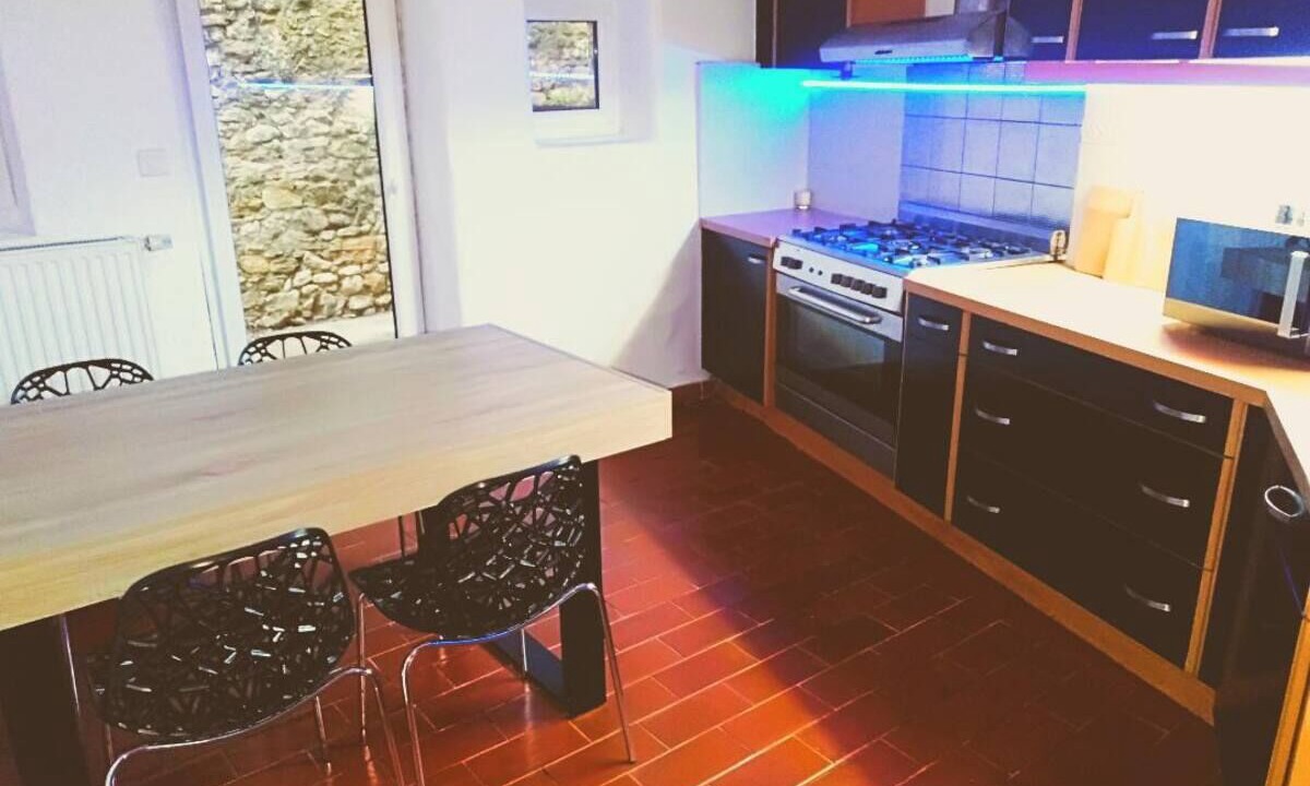 Photo of Kitchen in Saint-Andre-de-Roquepertuis