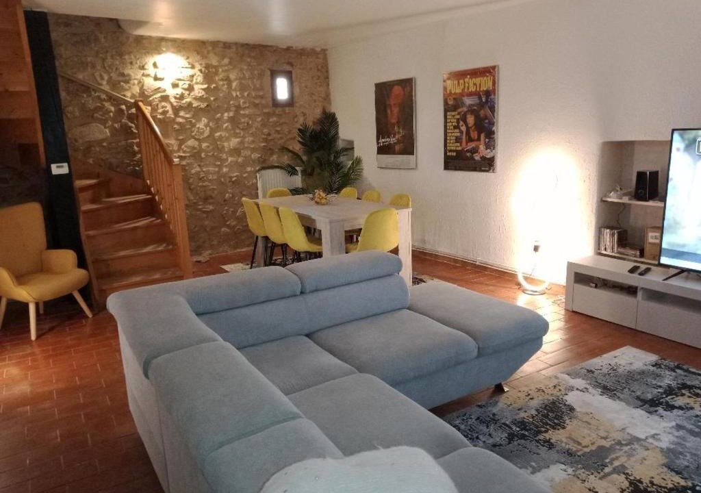 Photo of Livingroom in Saint-Andre-de-Roquepertuis