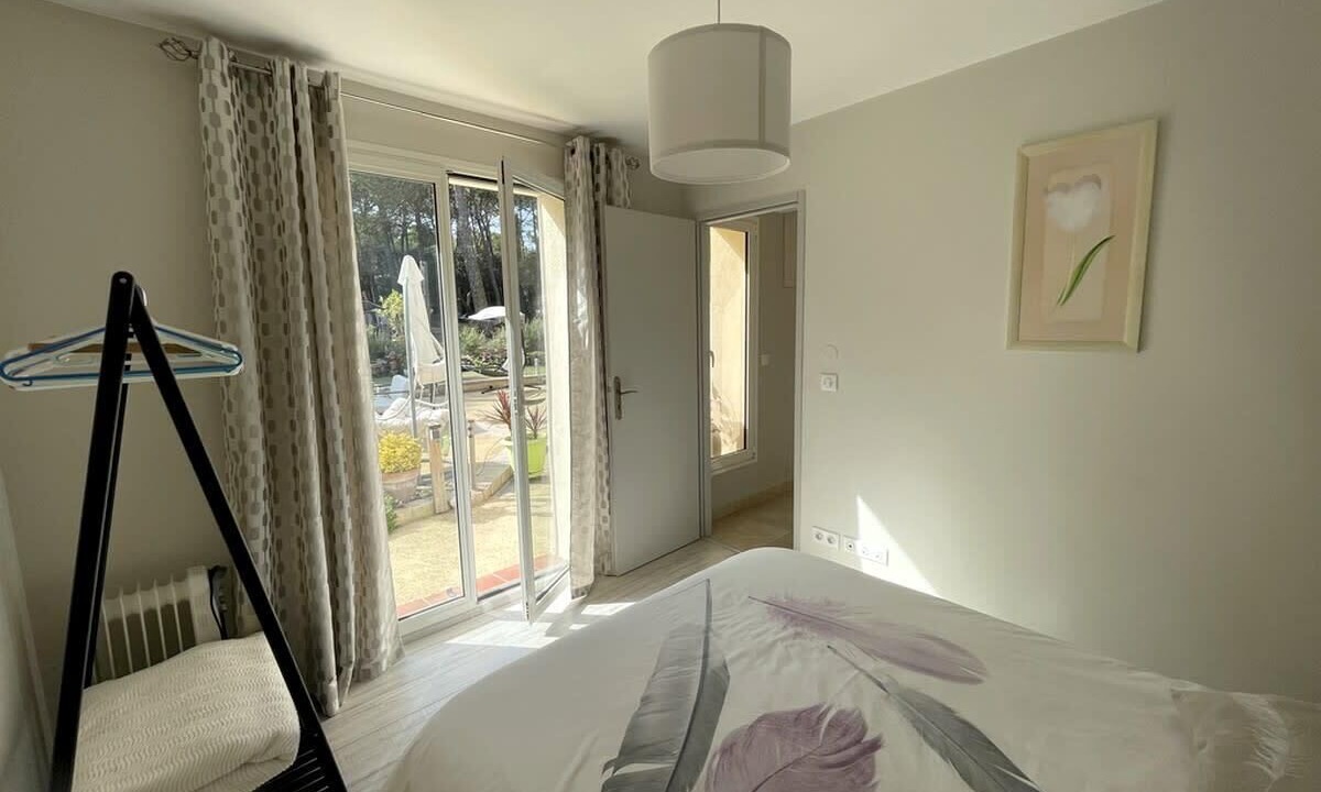 Photo of Bedroom in Lambesc