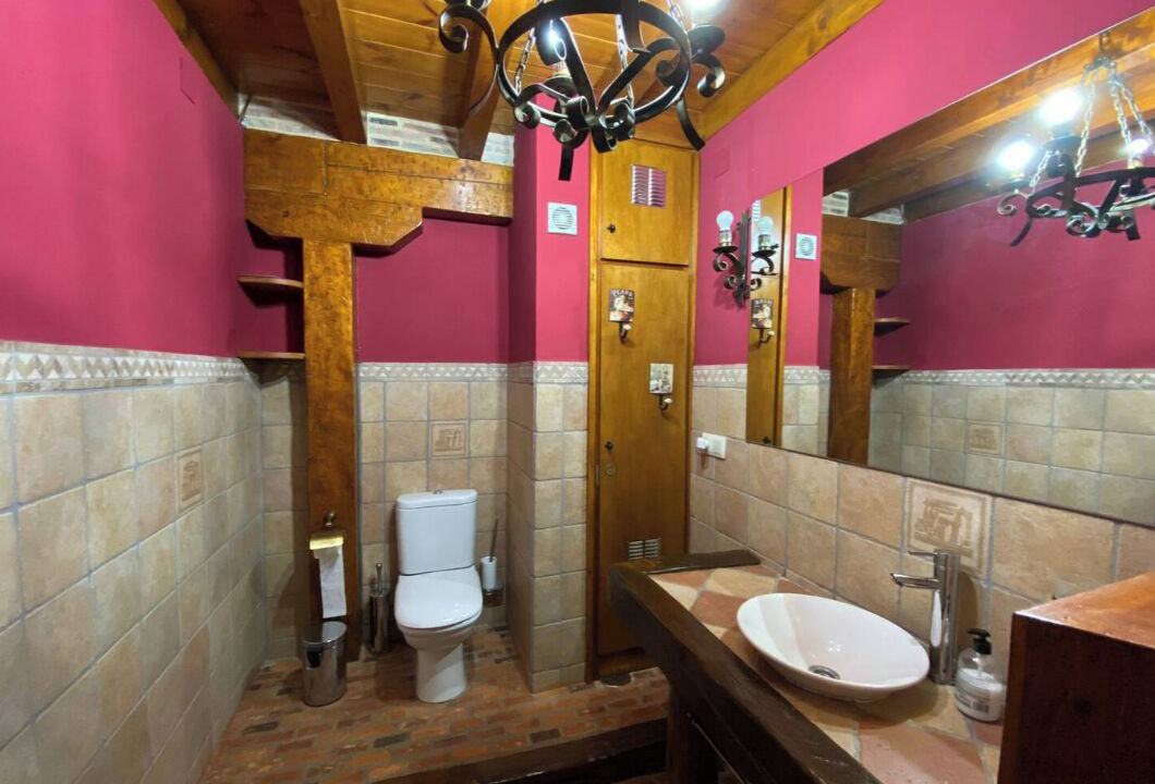 Photo of Bathroom in Pesquera