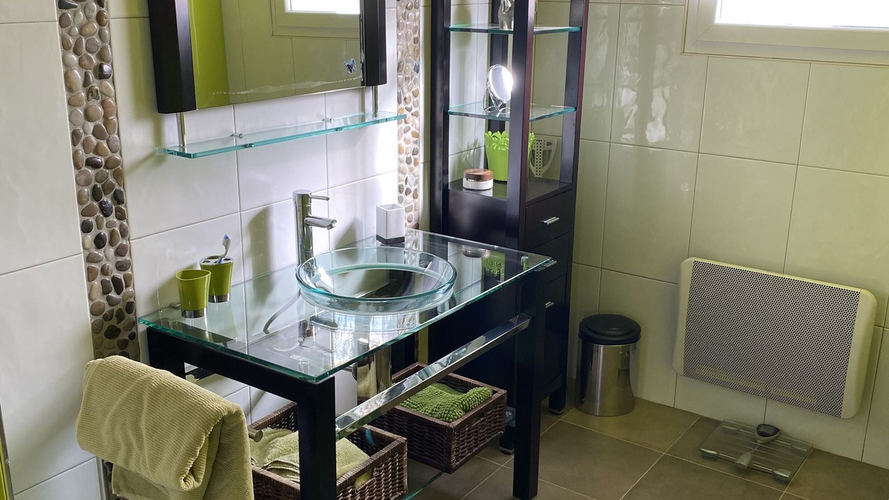 Photo of Bathroom in Cabrieres