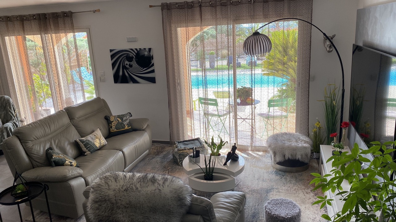 Photo of Livingroom in Cabrieres