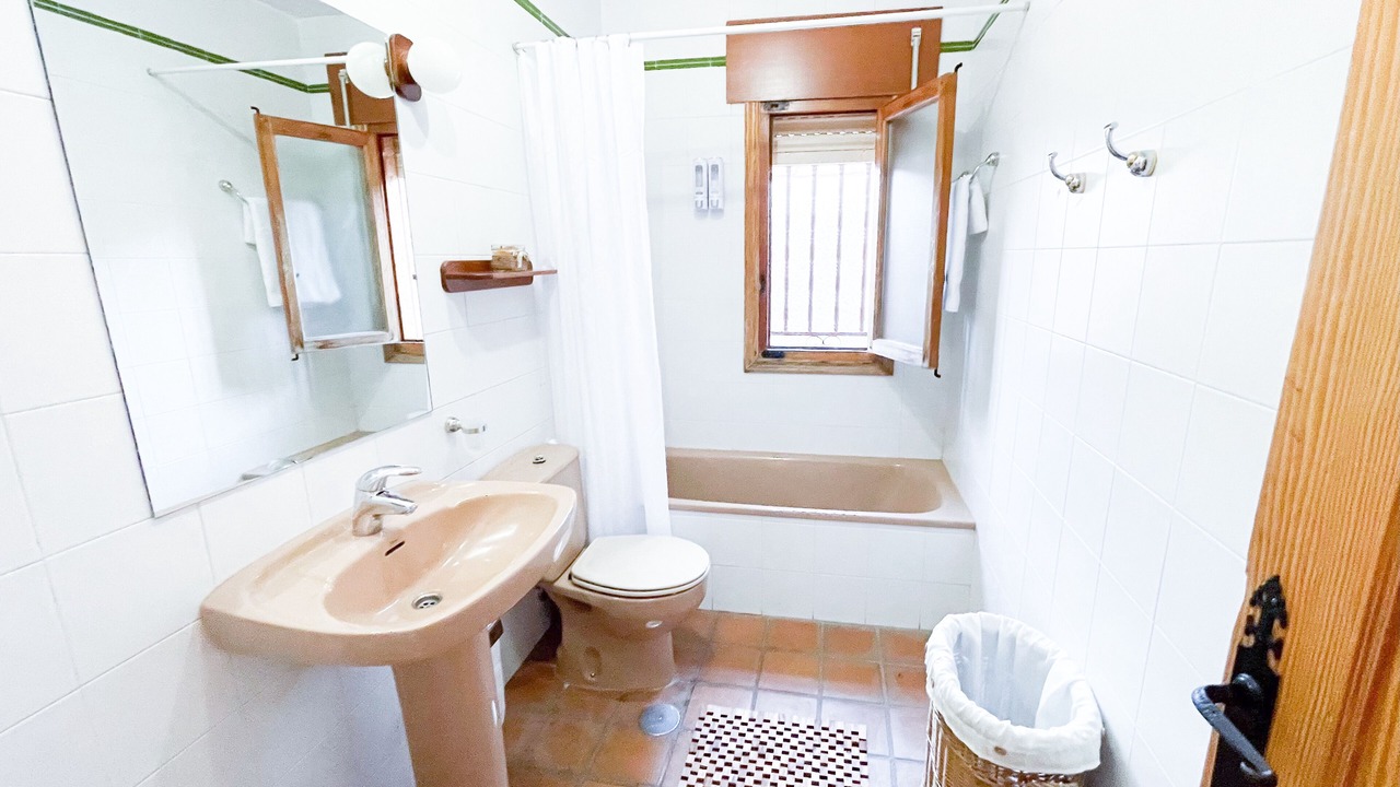 Photo of Bathroom in El Torno