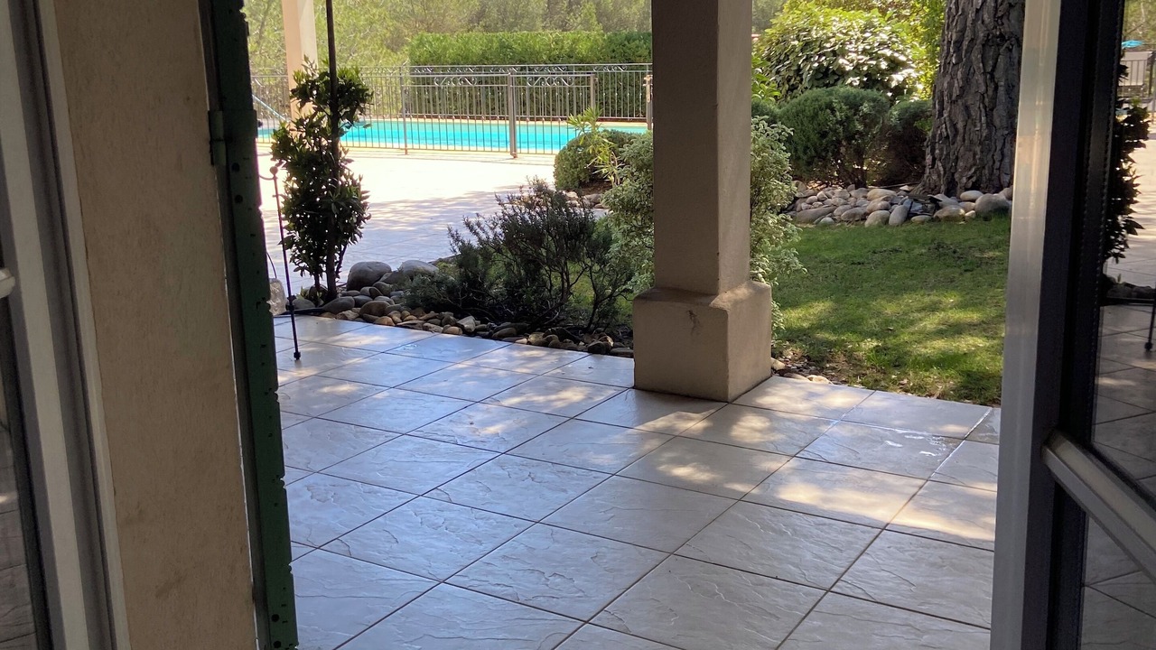 Photo of Outdoor in Pont Royal