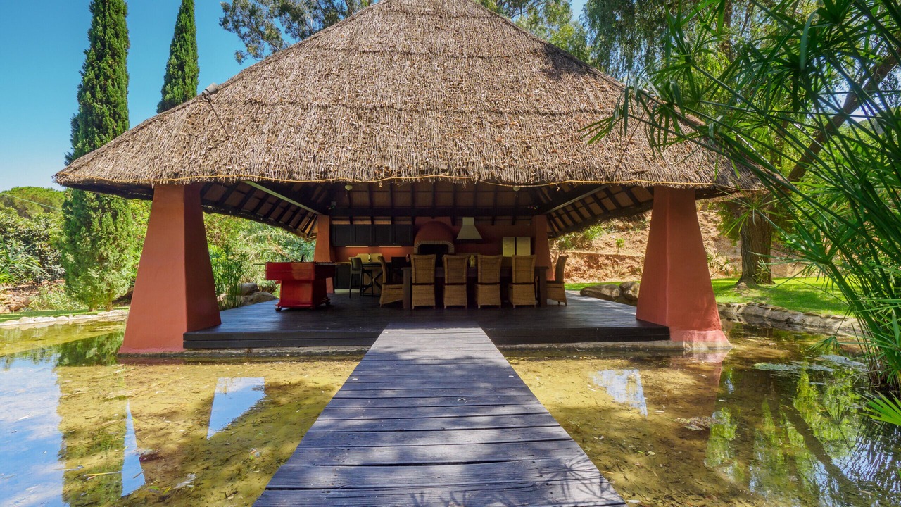 Photo of Outdoor in Coin
