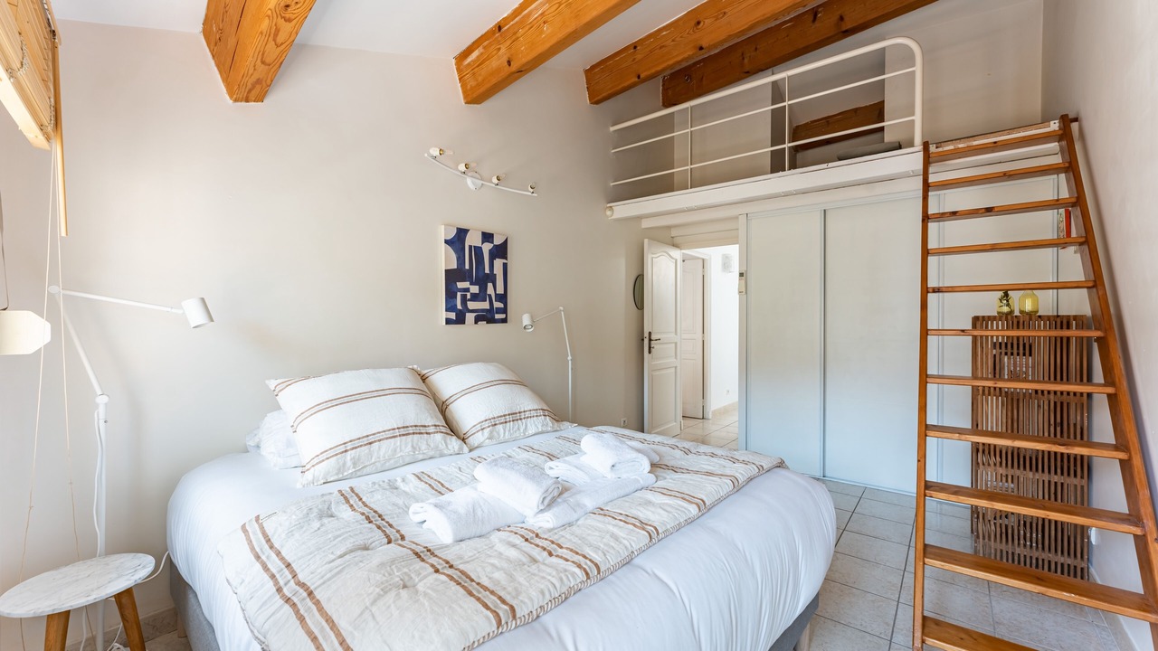 Photo of Bedroom in Endoume
