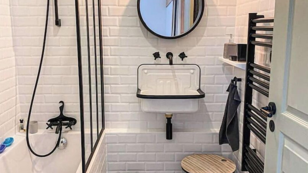Photo of Bathroom in Campan
