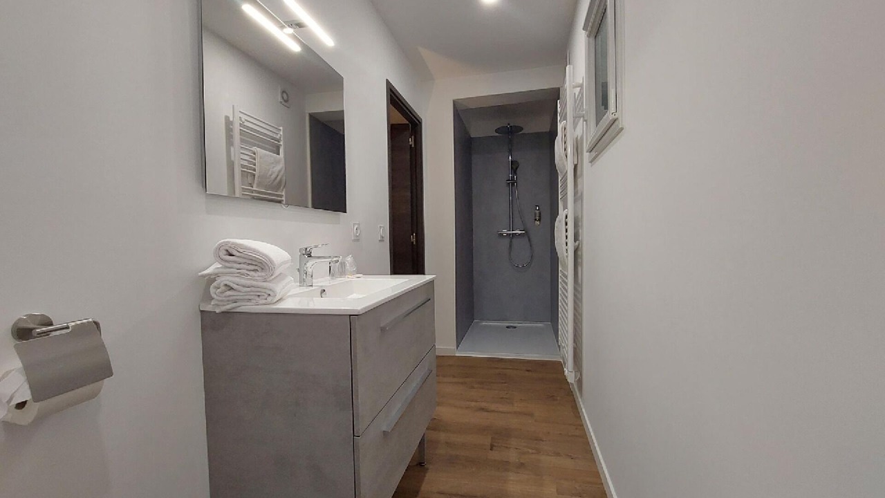 Photo of Bathroom in Saint-Lothain