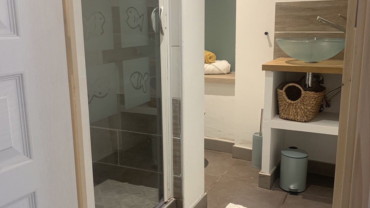 Photo of Bathroom in Morieres-les-Avignon