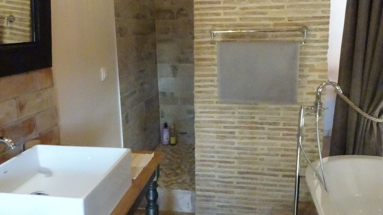 Photo of Bathroom in Chateauneuf-du-Pape