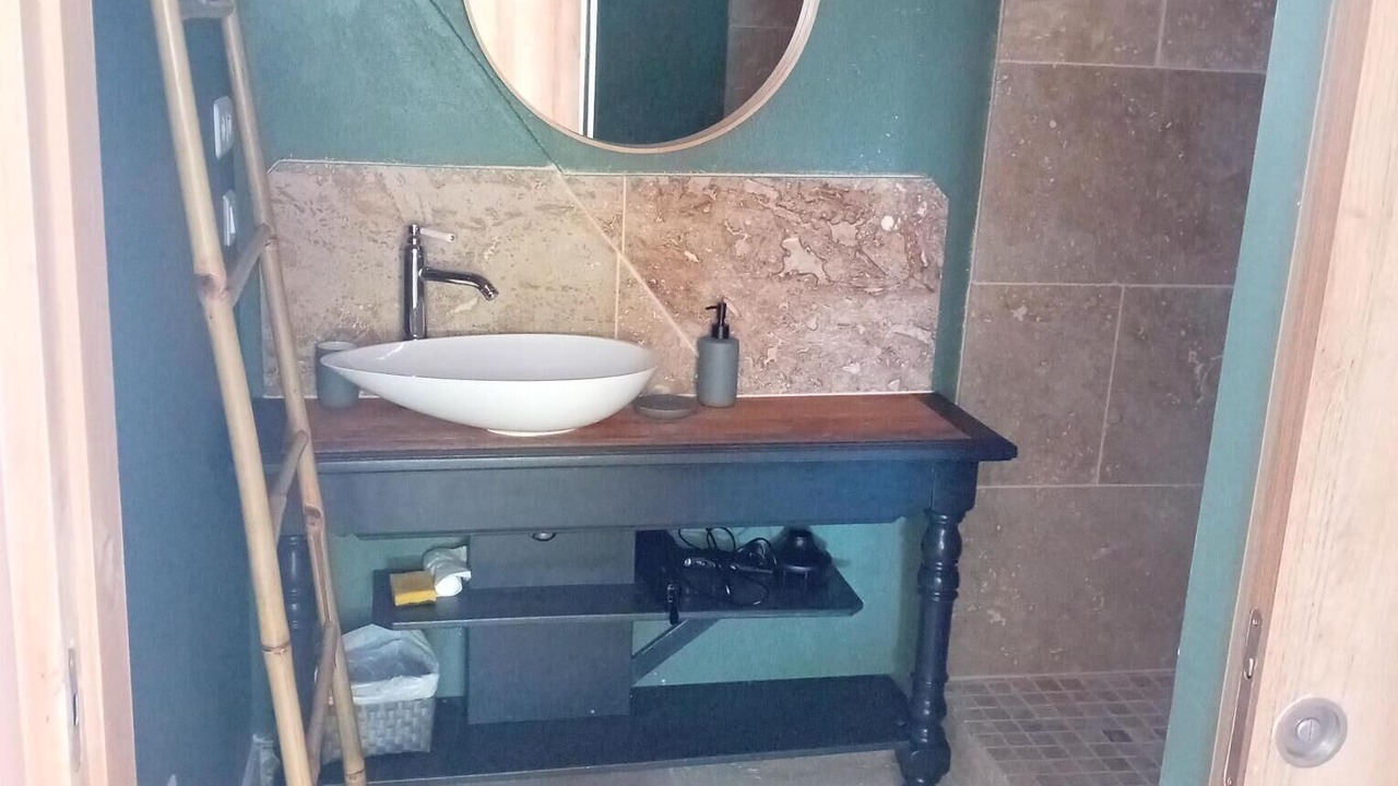 Photo of Bathroom in Chateauneuf-du-Pape