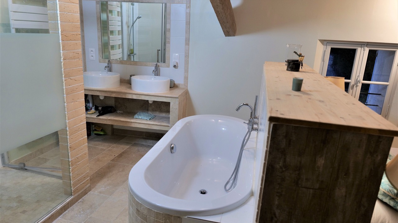 Photo of Bathroom in Chateauneuf-du-Pape