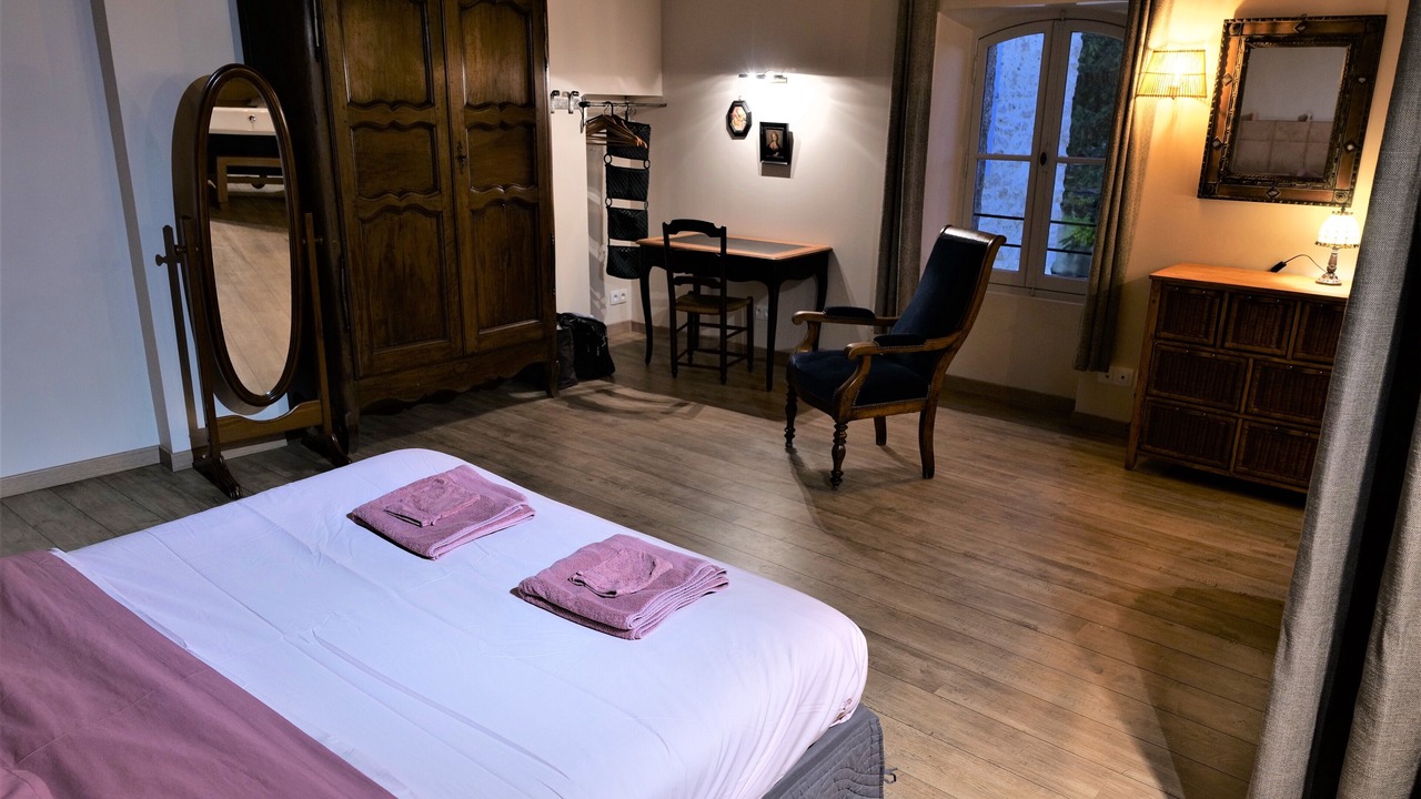 Photo of Bedroom in Chateauneuf-du-Pape