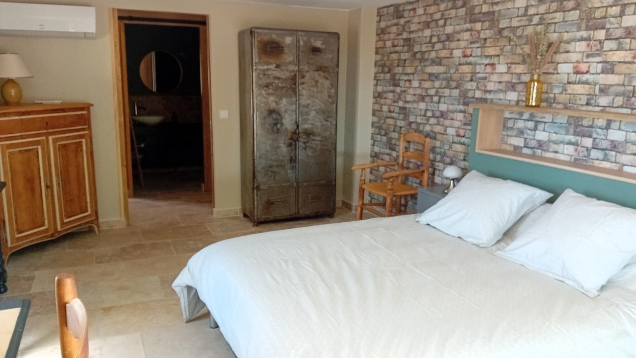 Photo of Bedroom in Chateauneuf-du-Pape