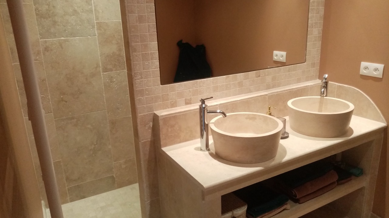 Photo of Bathroom in Chateauneuf-du-Pape