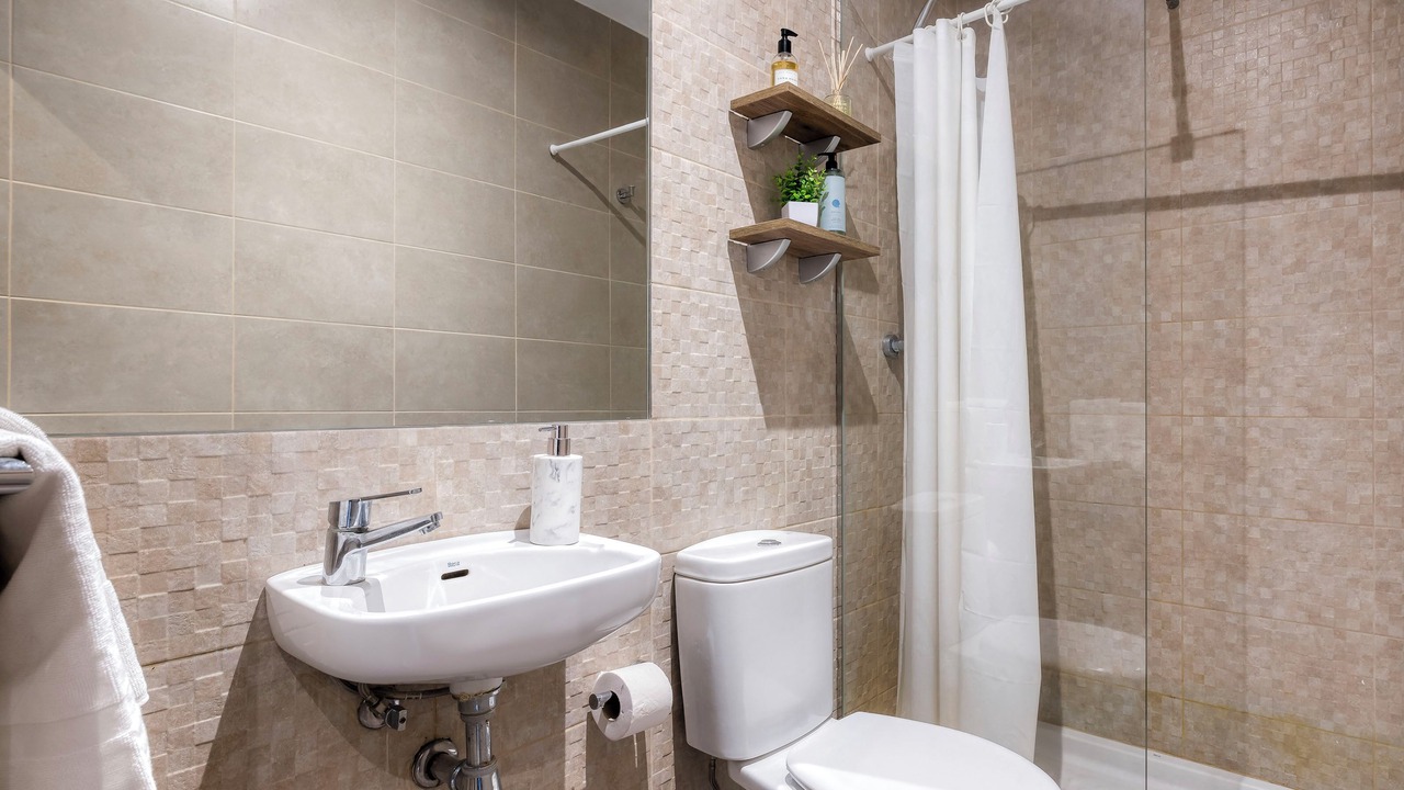 Photo of Bathroom in El Cabanyal
