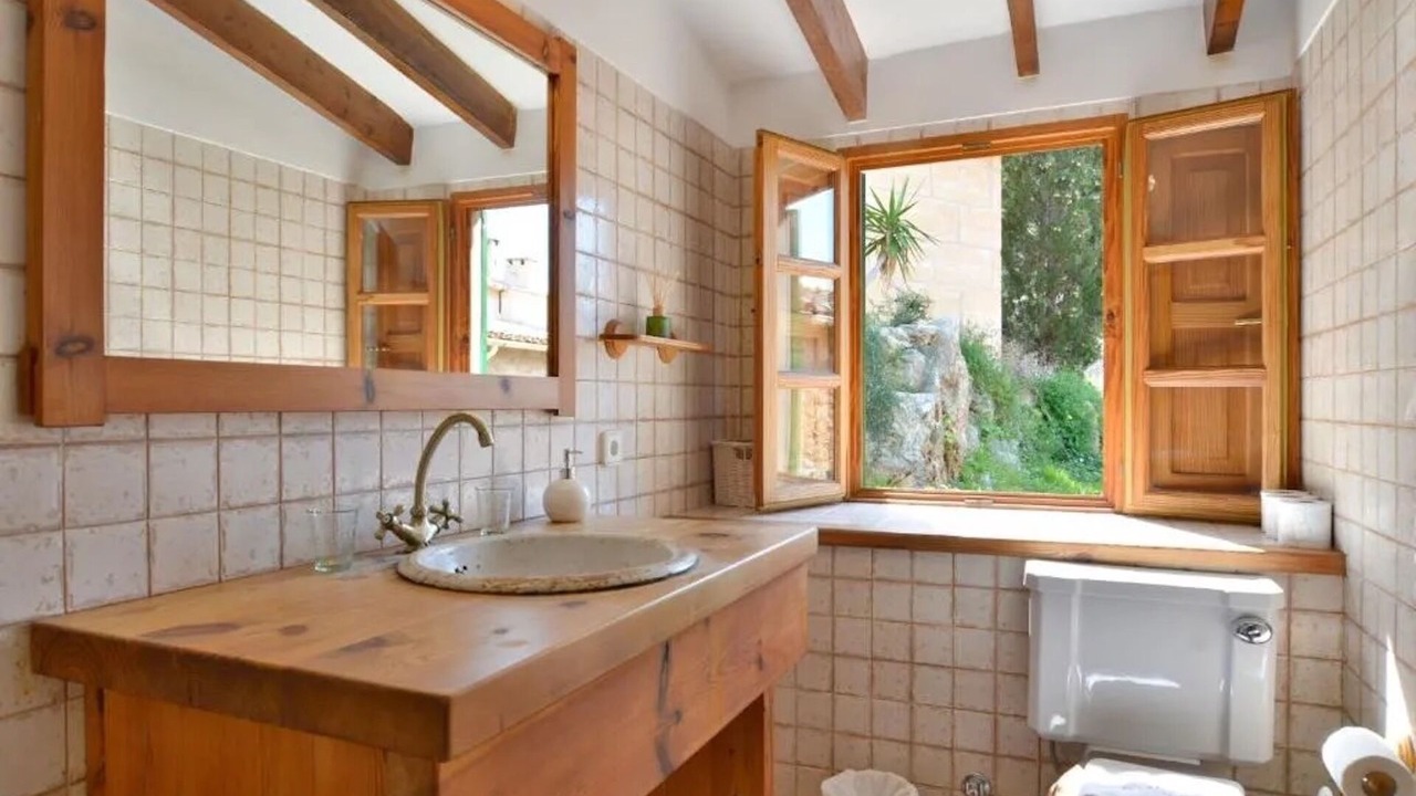 Photo of Bathroom in Banyalbufar
