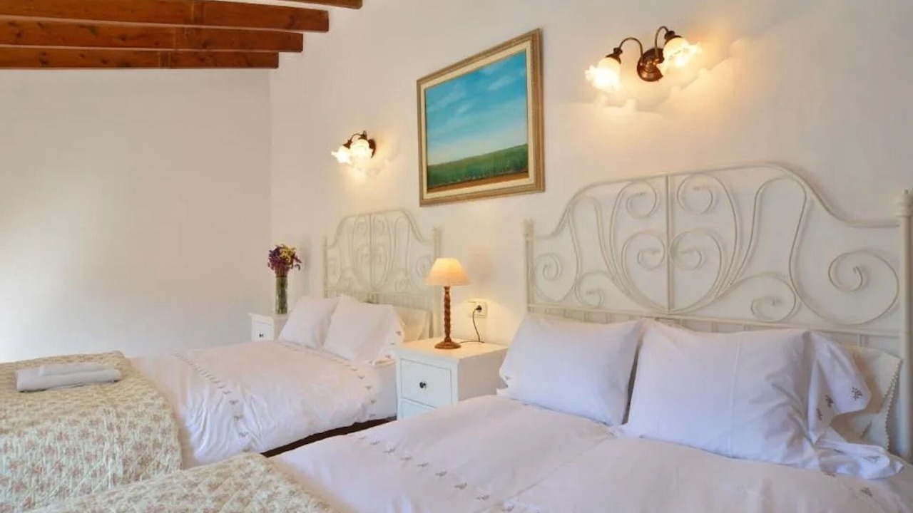 Photo of Bedroom in Banyalbufar