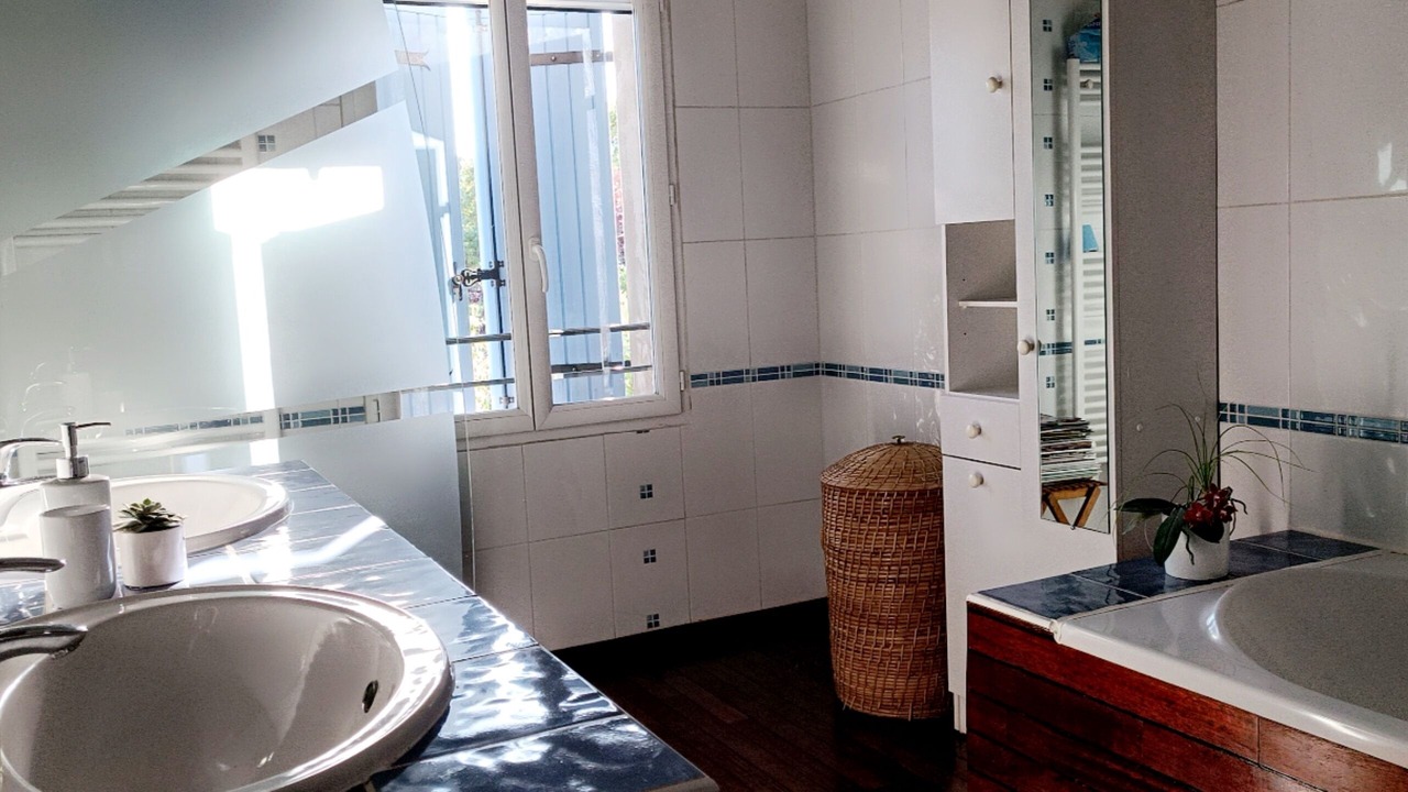 Photo of Bathroom in Caumont-sur-Durance