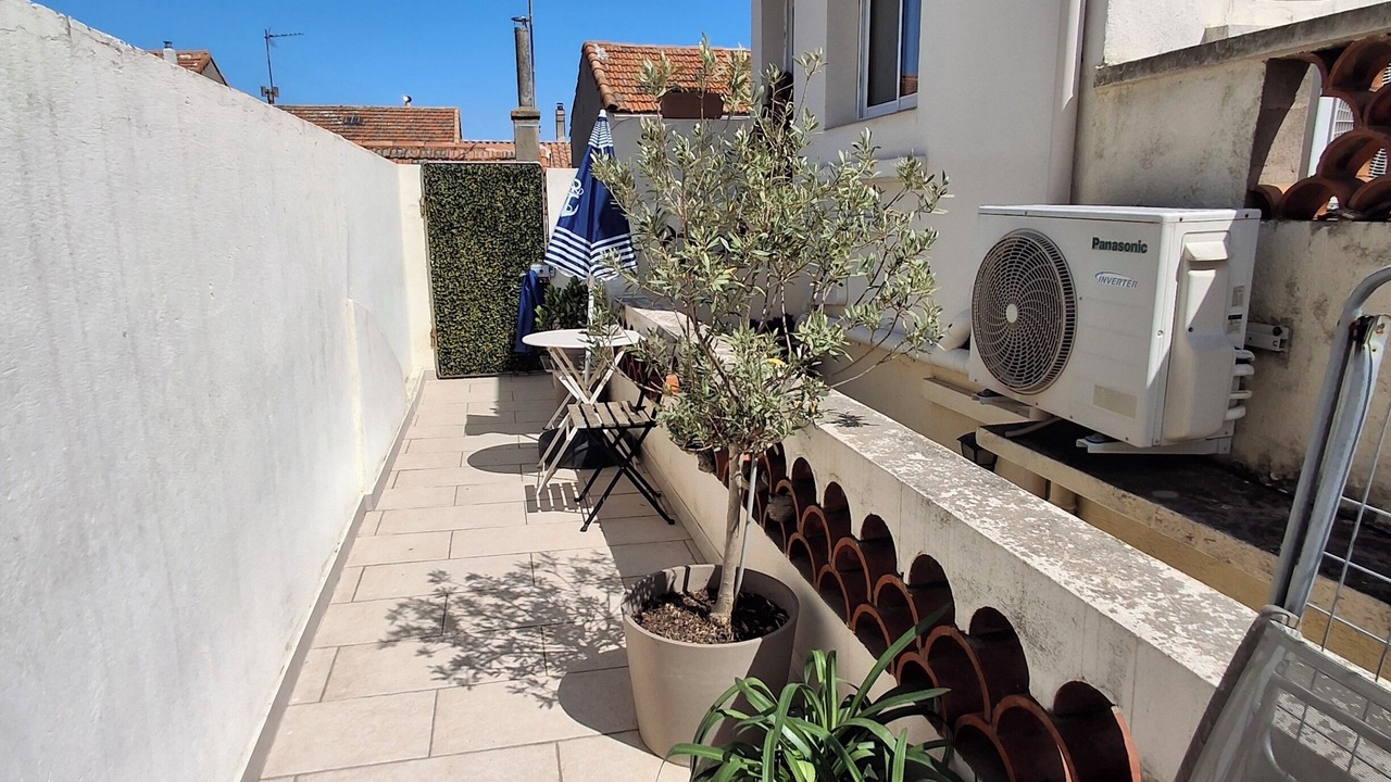 Photo of Outdoor in Port-Saint-Louis-du-Rhone