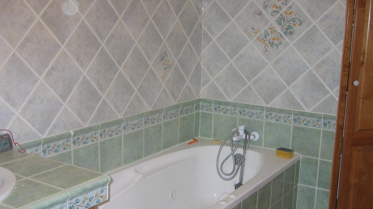 Photo of Bathroom in Rustrel