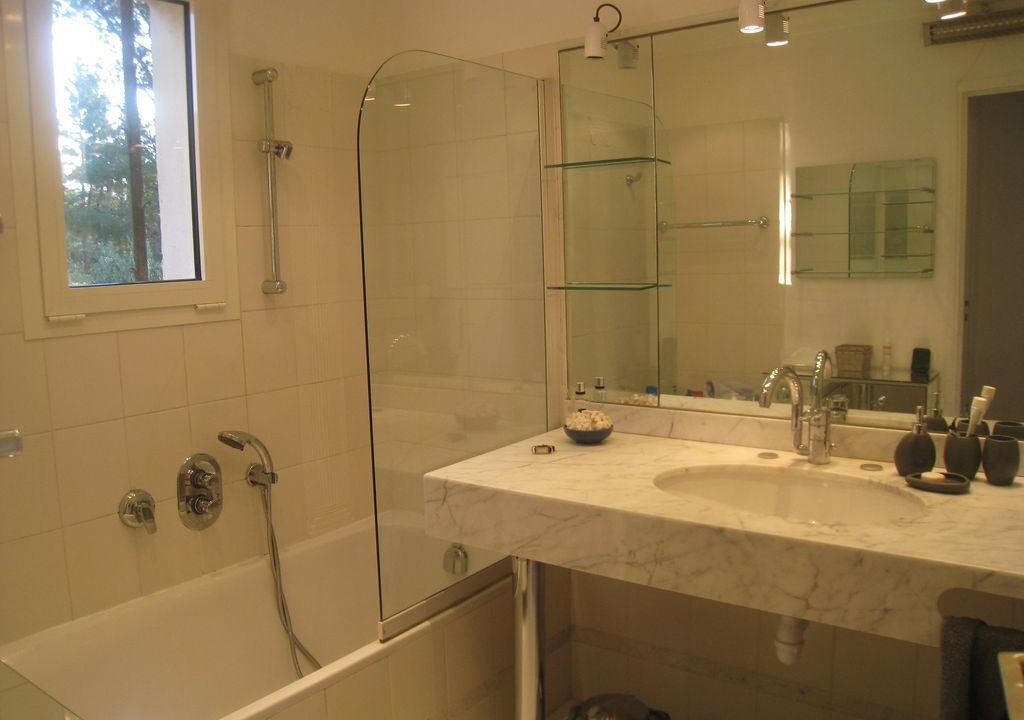 Photo of Bathroom in Aubagne