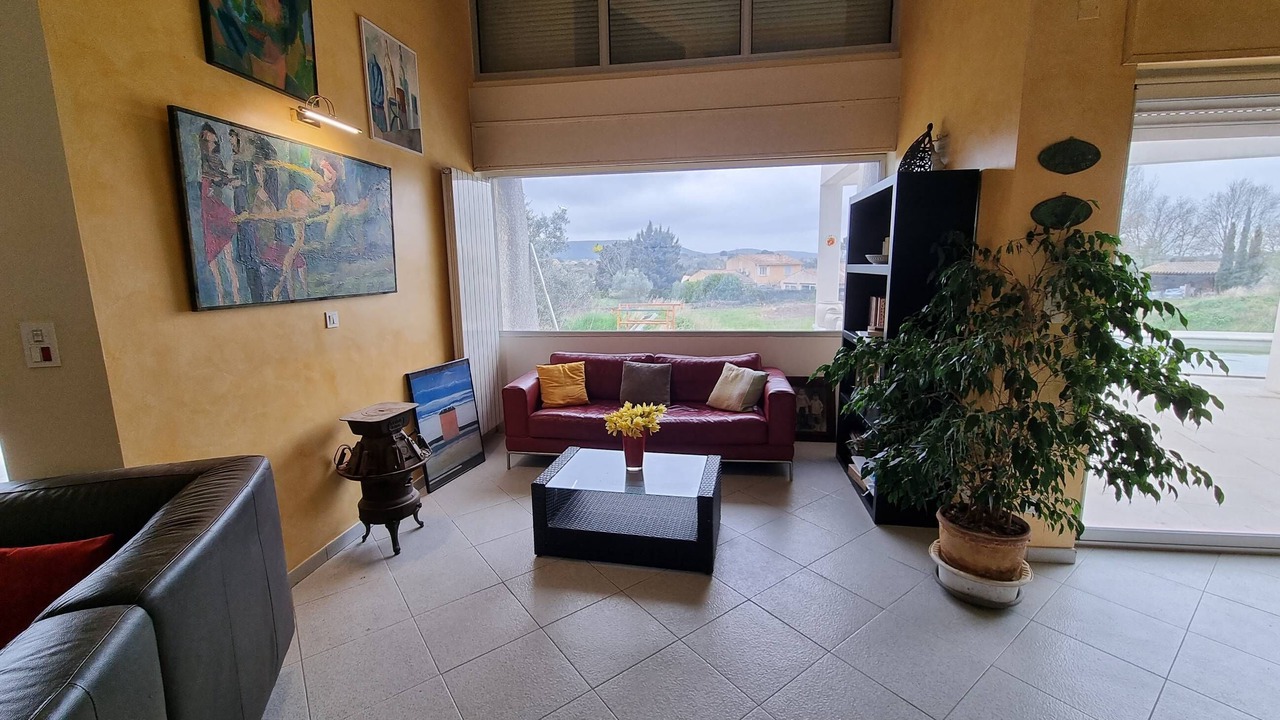 Photo of Livingroom in Montbazin