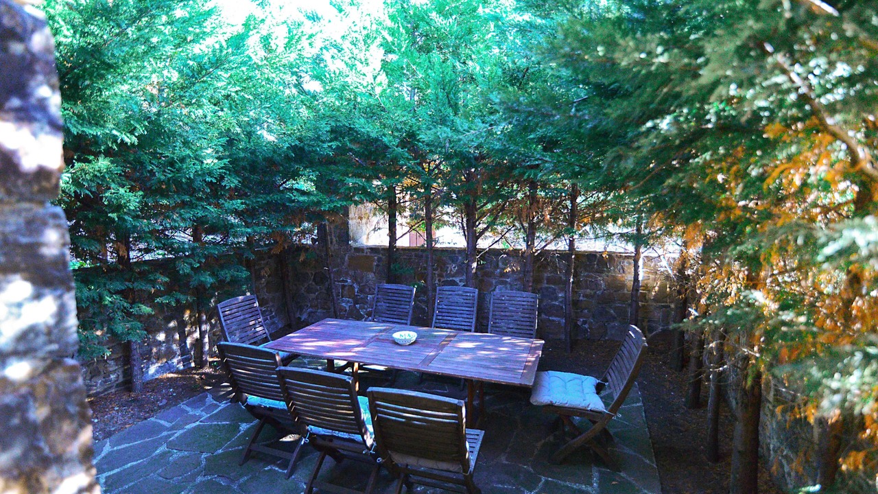 Photo of Outdoor in Tudes