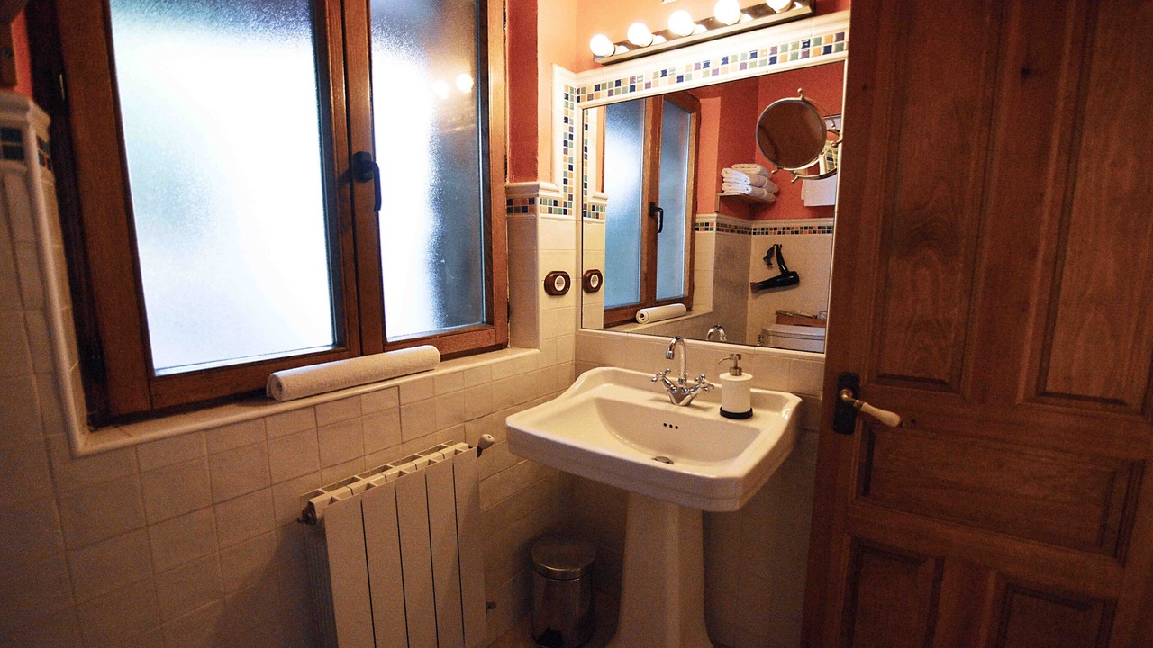Photo of Bathroom in Tudes