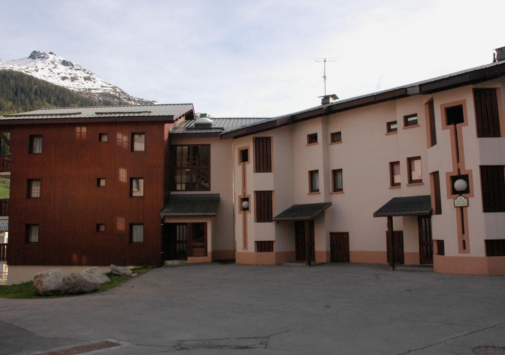 Photo of Buildings in Lanslevillard
