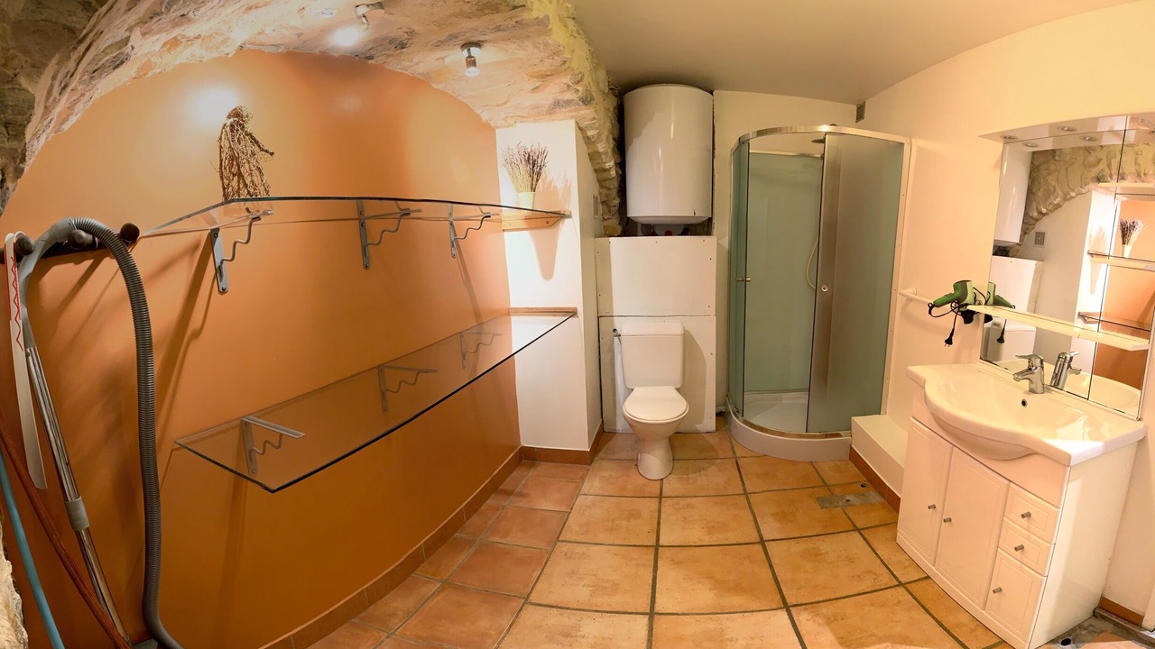 Photo of Bathroom in Grospierres