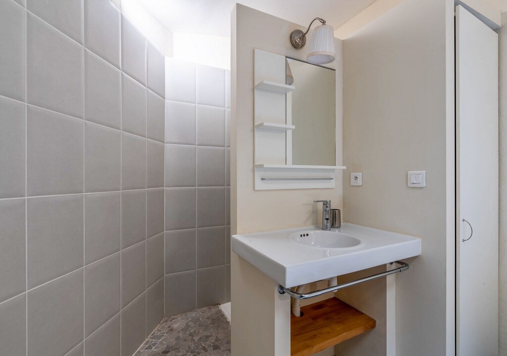 Photo of Bathroom in Gambetta