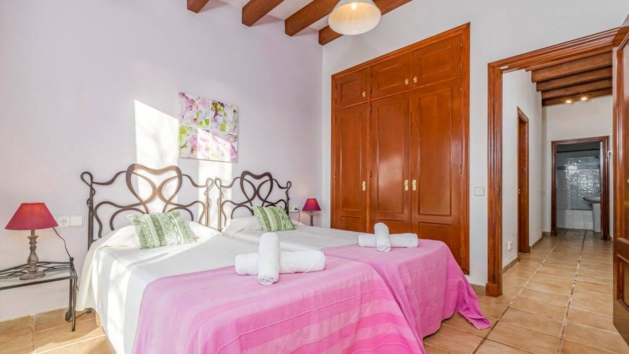 Photo of Bedroom in Binibequer Vell