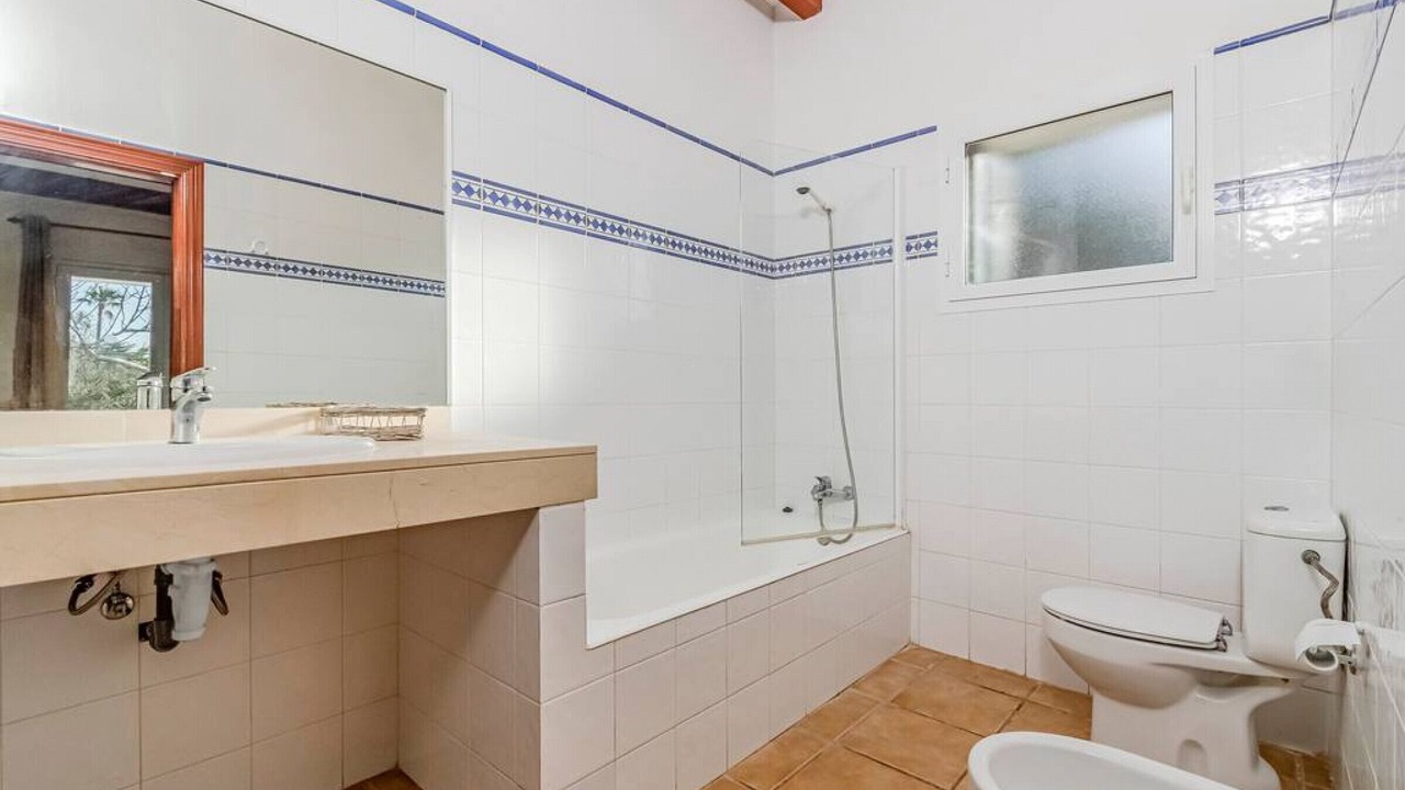 Photo of Bathroom in Binibequer Vell
