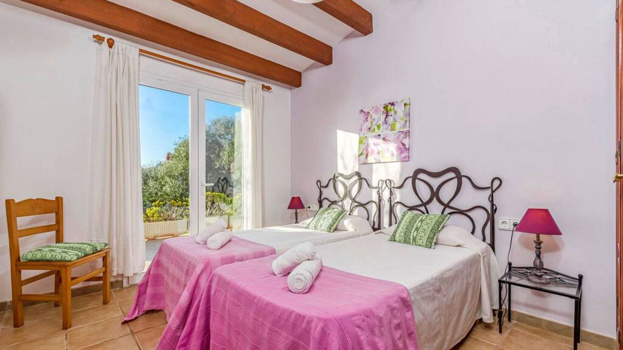 Photo of Bedroom in Binibequer Vell