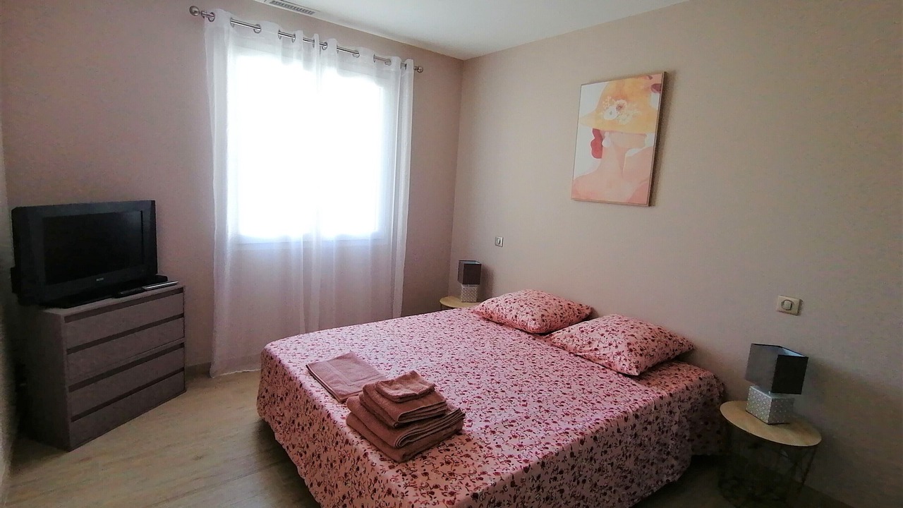 Photo of Bedroom in Eyragues