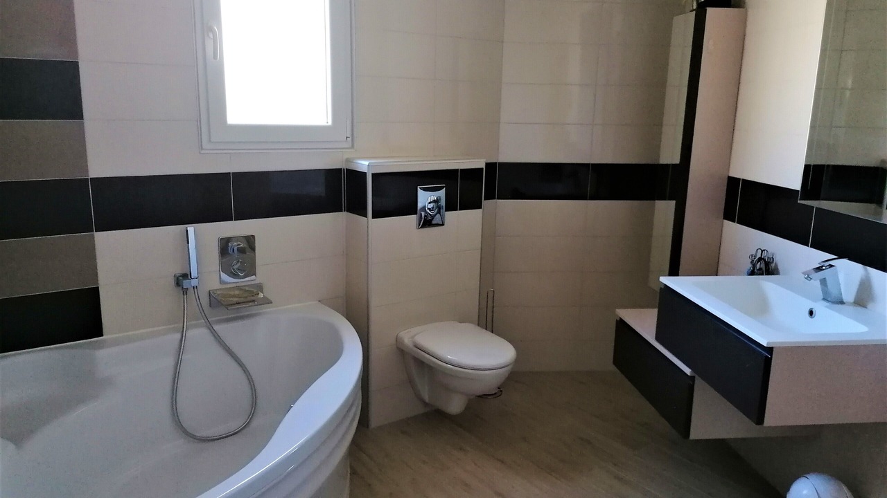 Photo of Bathroom in Eyragues