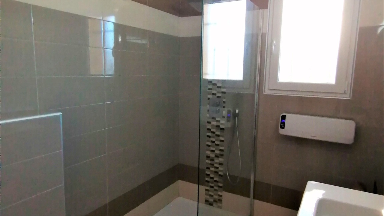 Photo of Bathroom in Eyragues