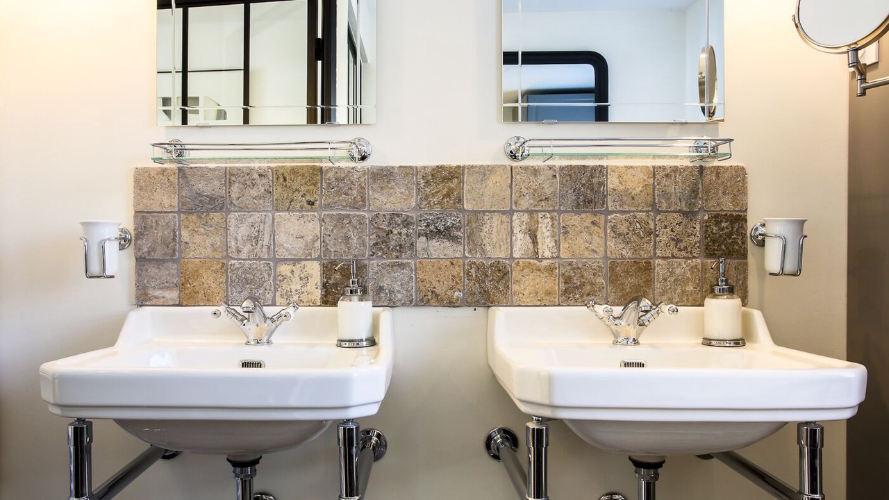 Photo of Bathroom in Avignon City Centre