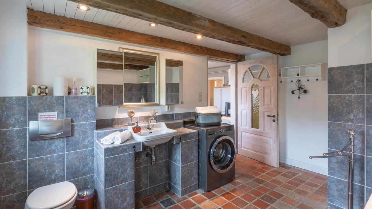 Photo of Bathroom in Emmelsbuell-Horsbuell