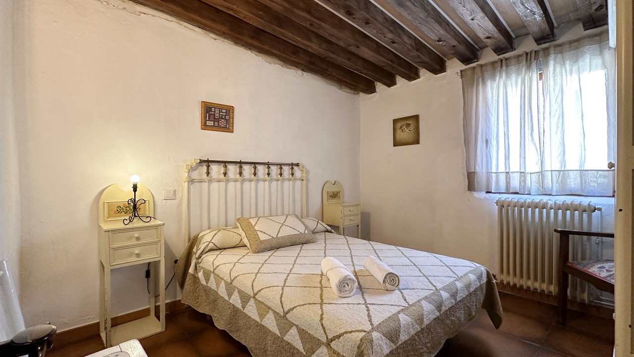 Photo of Bedroom in Velamazan