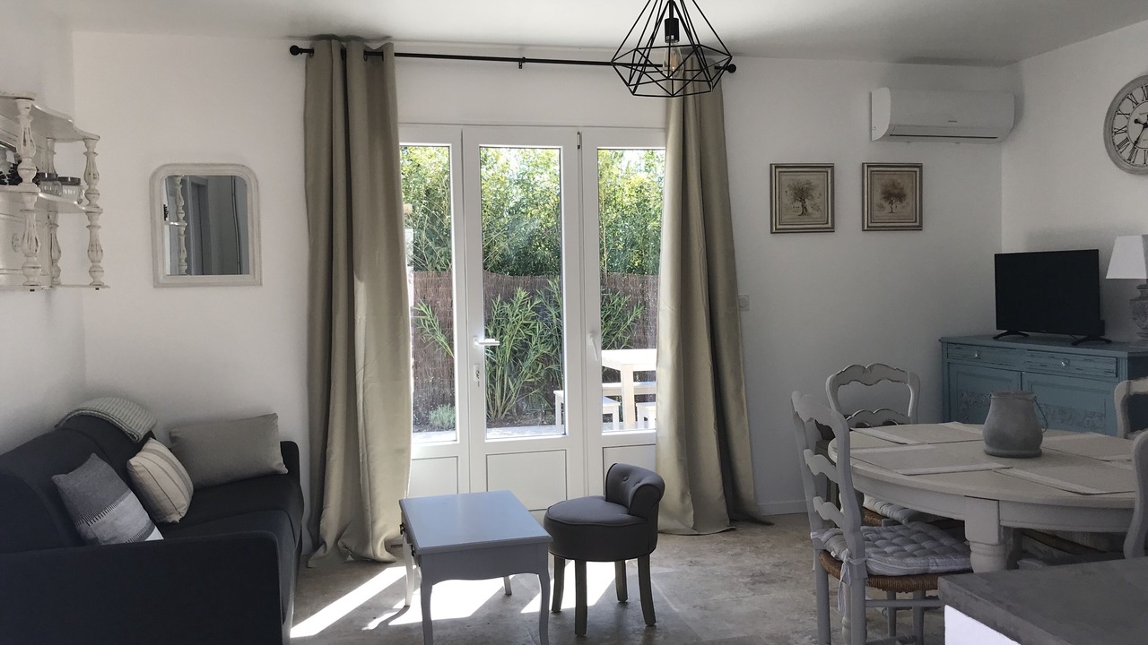 Photo of Livingroom in Arpaillargues-et-Aureillac